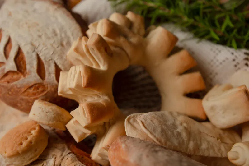 Gli Invisibili del Gusto: I Produttori Artigianali che Nutrono l'Italia senza Cercare i Riflettori